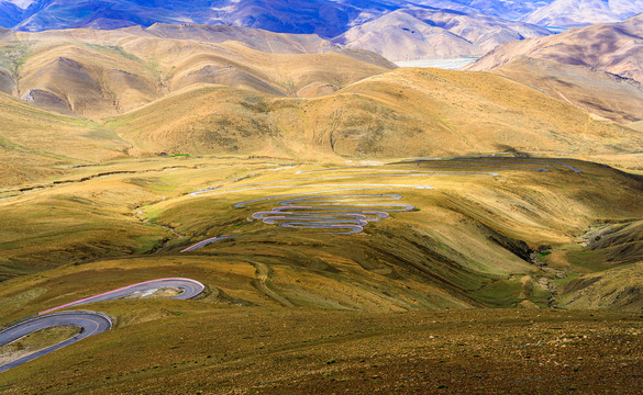 西藏日喀则定日县珠峰路