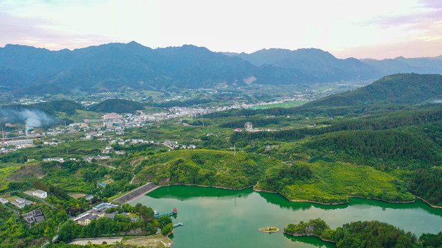 龙湖水库