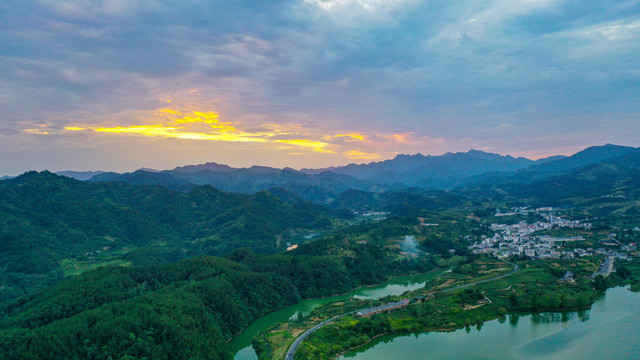 龙湖湿地晚霞