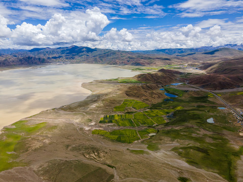 西藏日喀则昂仁青湖航拍