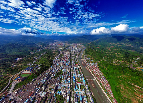 荥经荥兴大道荥河沿岸