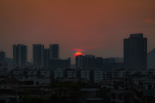 城市夕阳