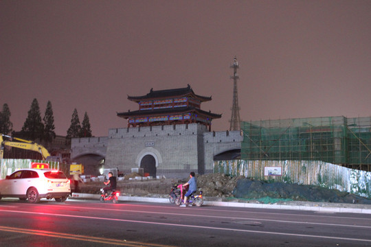 夜景县城在建宋代城门