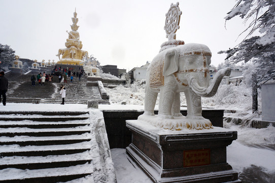 四川冬季雪景大雪峨眉山金顶