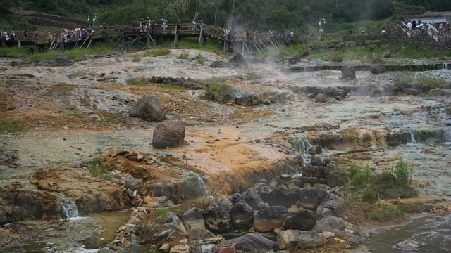 温泉池