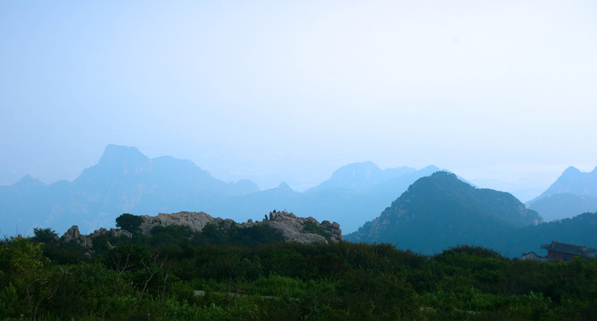 水墨远山