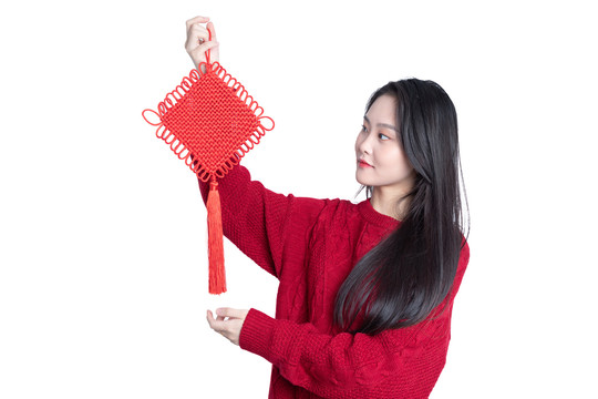 手持中国节的年轻女性