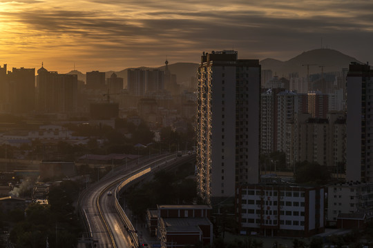 济南经六路铁路桥晨曦