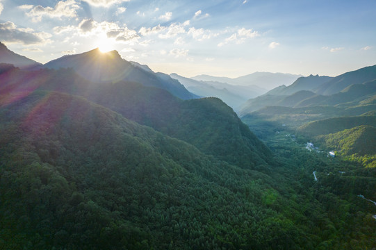 秦岭山日落