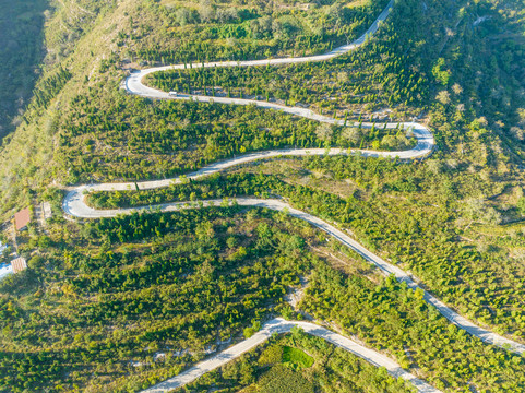 济南斗母泉盘山路