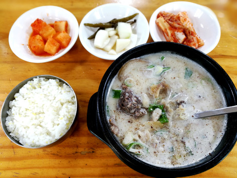 韩国米肠汤饭