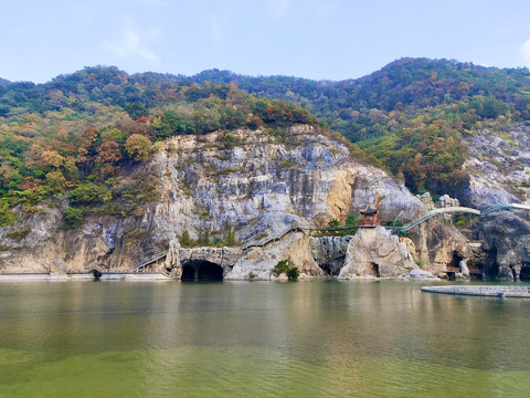 天锅古洞地下河入口