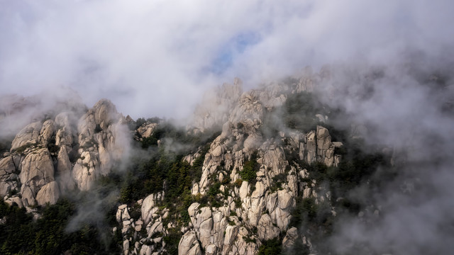 航拍青岛崂山巨峰自然景观