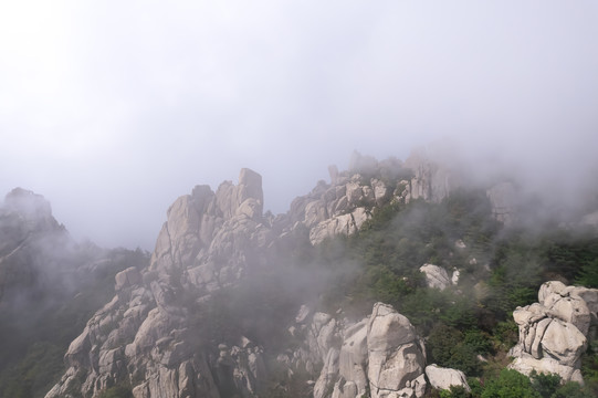 航拍青岛崂山风景区云海奇观