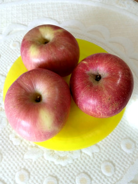 三个苹果