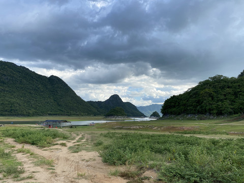 江边旷野