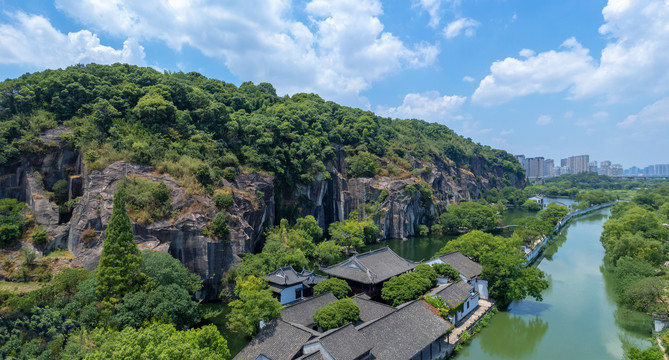 绍兴东湖风景区