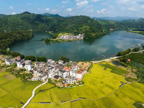 蒙山乡村夏日美丽江湾景美如画