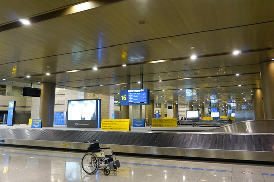 韩国首尔机场到达厅残疾人轮椅
