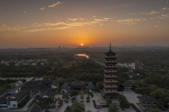 江苏扬州瘦西湖大明寺晨曦景观