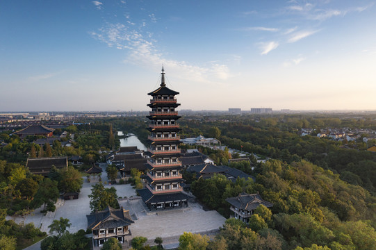 江苏扬州瘦西湖大明寺晨曦景观