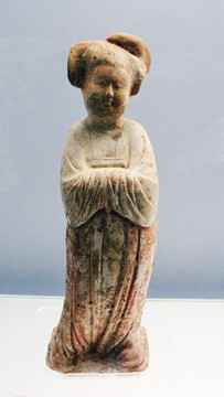唐代彩绘陶女俑