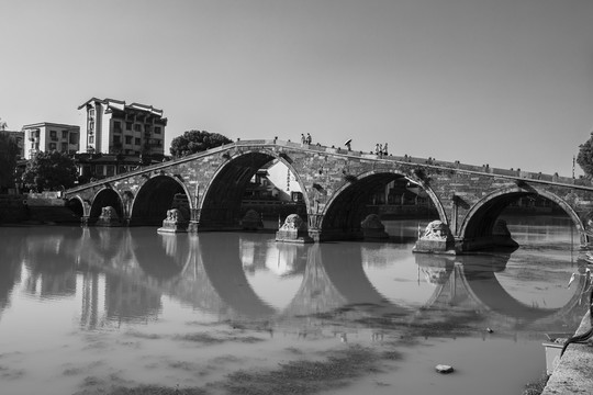塘栖广济桥黑白照片