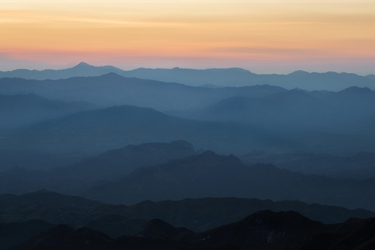 山野黄昏