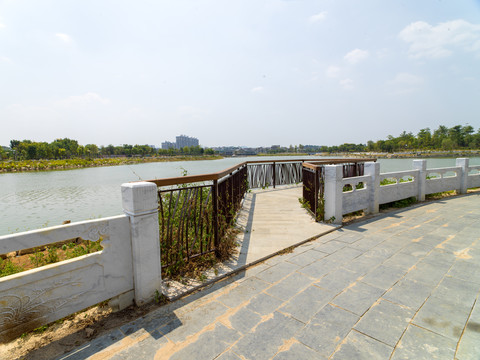 贺州永丰湖湿地公园亲水步道