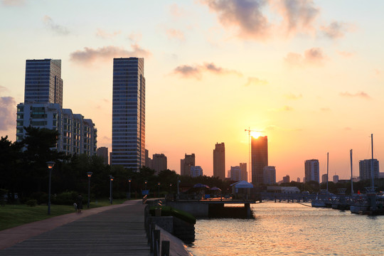 海滨城市风光