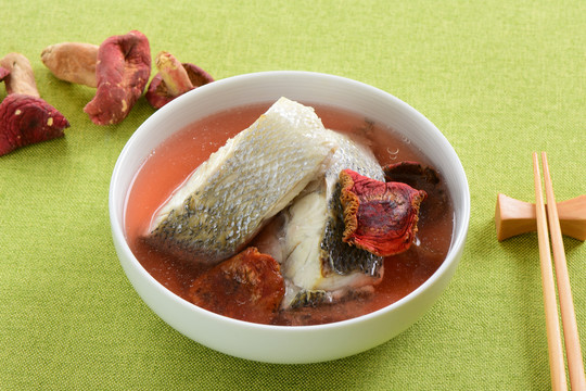红菇鱼汤