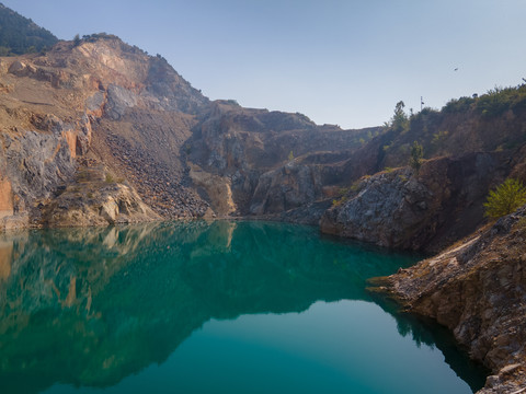 山下水潭