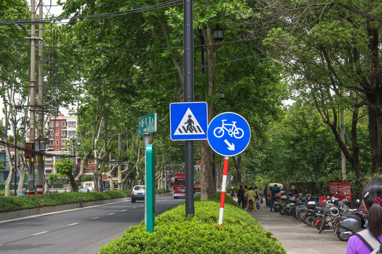 城市道路指示牌