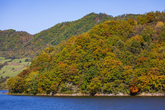 吉林白山松花江生态旅游区秋景