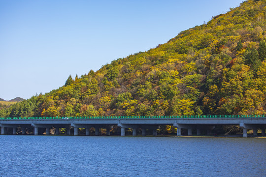 吉林白山松花江生态旅游区秋景