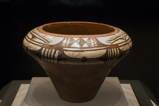 新石器时代白衣彩陶钵