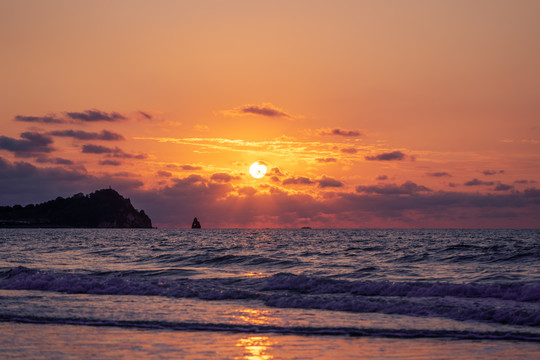 海上日出