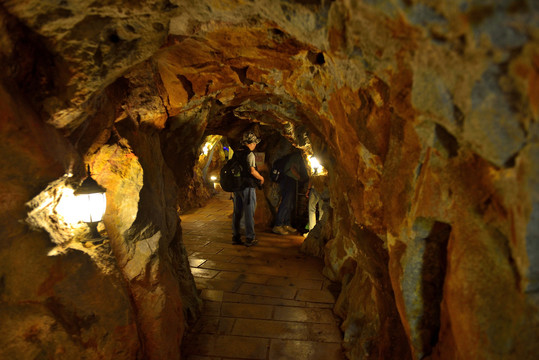 寿山石古矿洞洞内景观