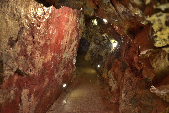 寿山石古矿洞洞内景观