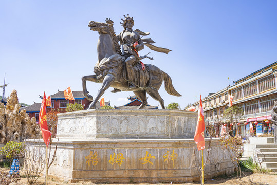 泸沽湖格姆女神