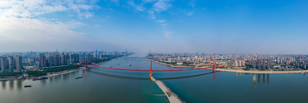 武汉鹦鹉洲长江大桥风光全景图