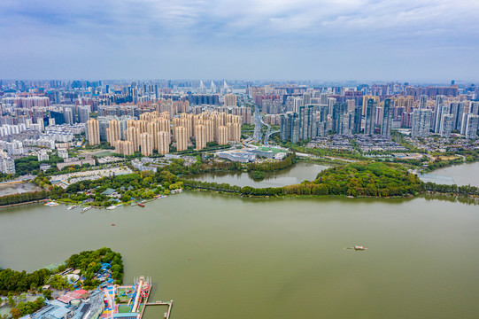 航拍武汉东湖生态旅游风景区