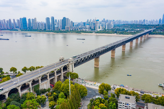 航拍武汉长江大桥城市地标建筑