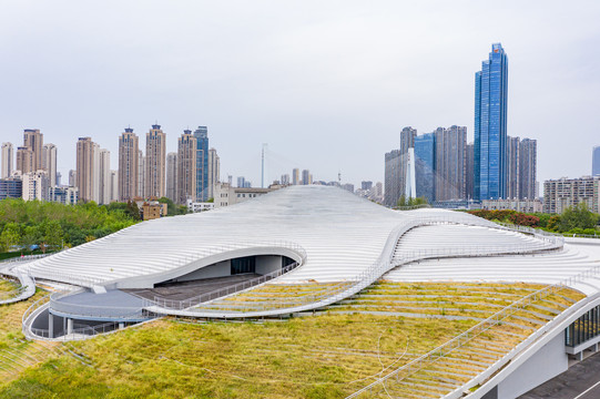 航拍武汉琴台美术馆梯田状建筑