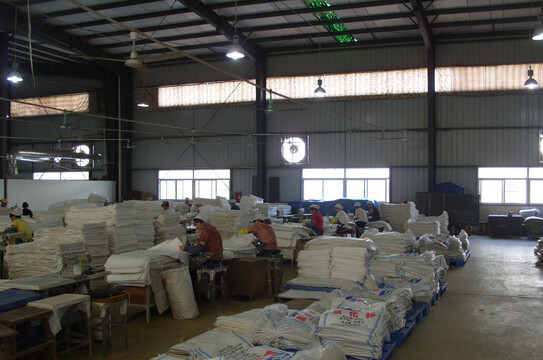 工厂车间编织袋生产