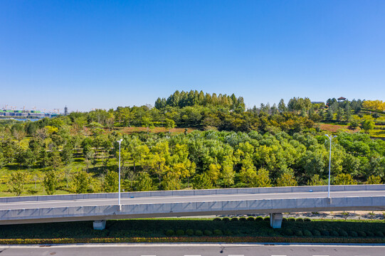 航拍郑州市森林公园凤山园区