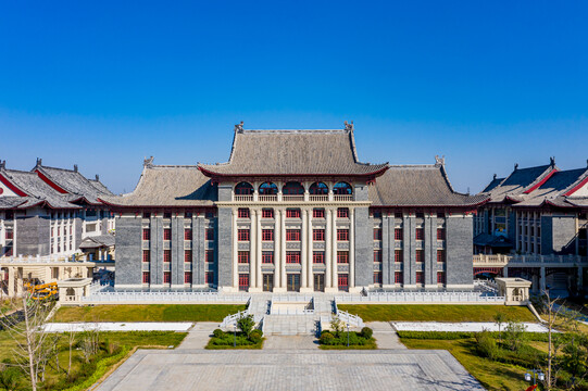 航拍河南大学郑州校区中式建筑