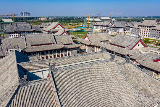 航拍河南大学郑州校区中式建筑