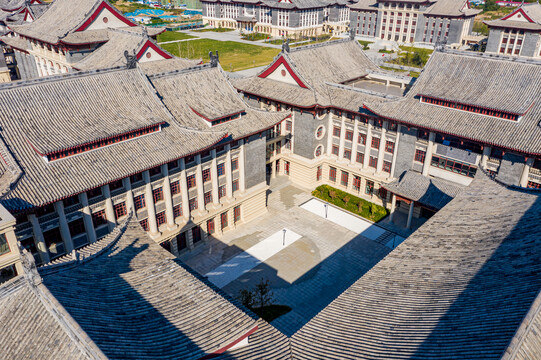 航拍河南大学郑州校区中式建筑