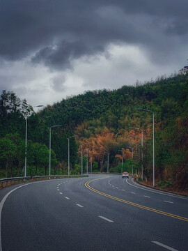 秋天郊区道路公路